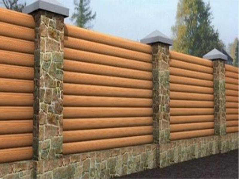 Изысканная ограда из металлосайдинга под брус – выбор материала и монтаж